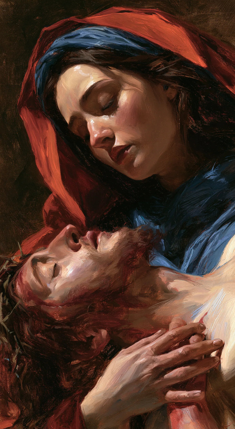 Pietà verticale rapprochée avec Marie en rouge et bleu penchée sur le Christ