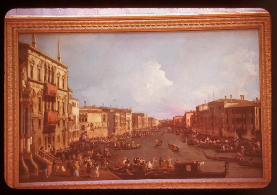 カナレットによる、レアルト橋までのパラッツォ・バルビからのグランドカナルの眺めとレガッタの様子

Source:
Vue sur le Grand Canal depuis le Palazzo Balbi jusqu'au Pont du Rialto, lors d'une régate - Canaletto